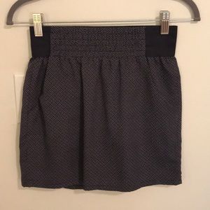 Navy patterned mini skirt!